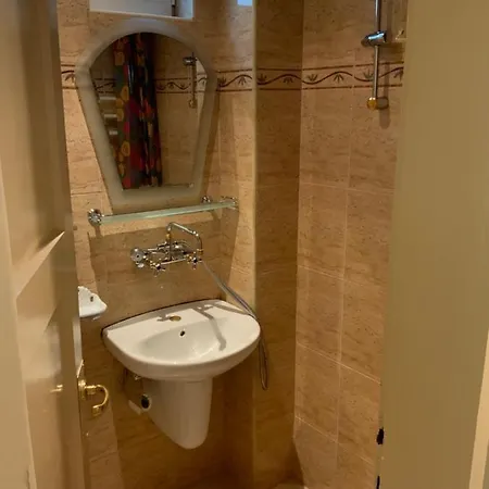 113 In With 2br And 2 Full Bath *