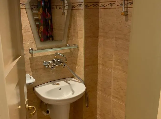 113 In With 2br And 2 Full Bath *