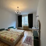 Appartement 113 In With 2br And 2 Full Bath *