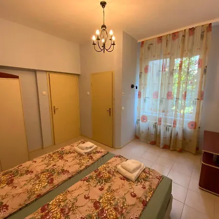 Διαμέρισμα 113 In With 2br And 2 Full Bath *