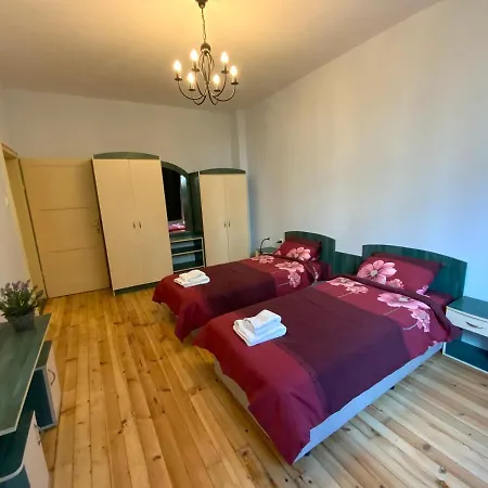 Lejlighed 113 In With 2br And 2 Full Bath